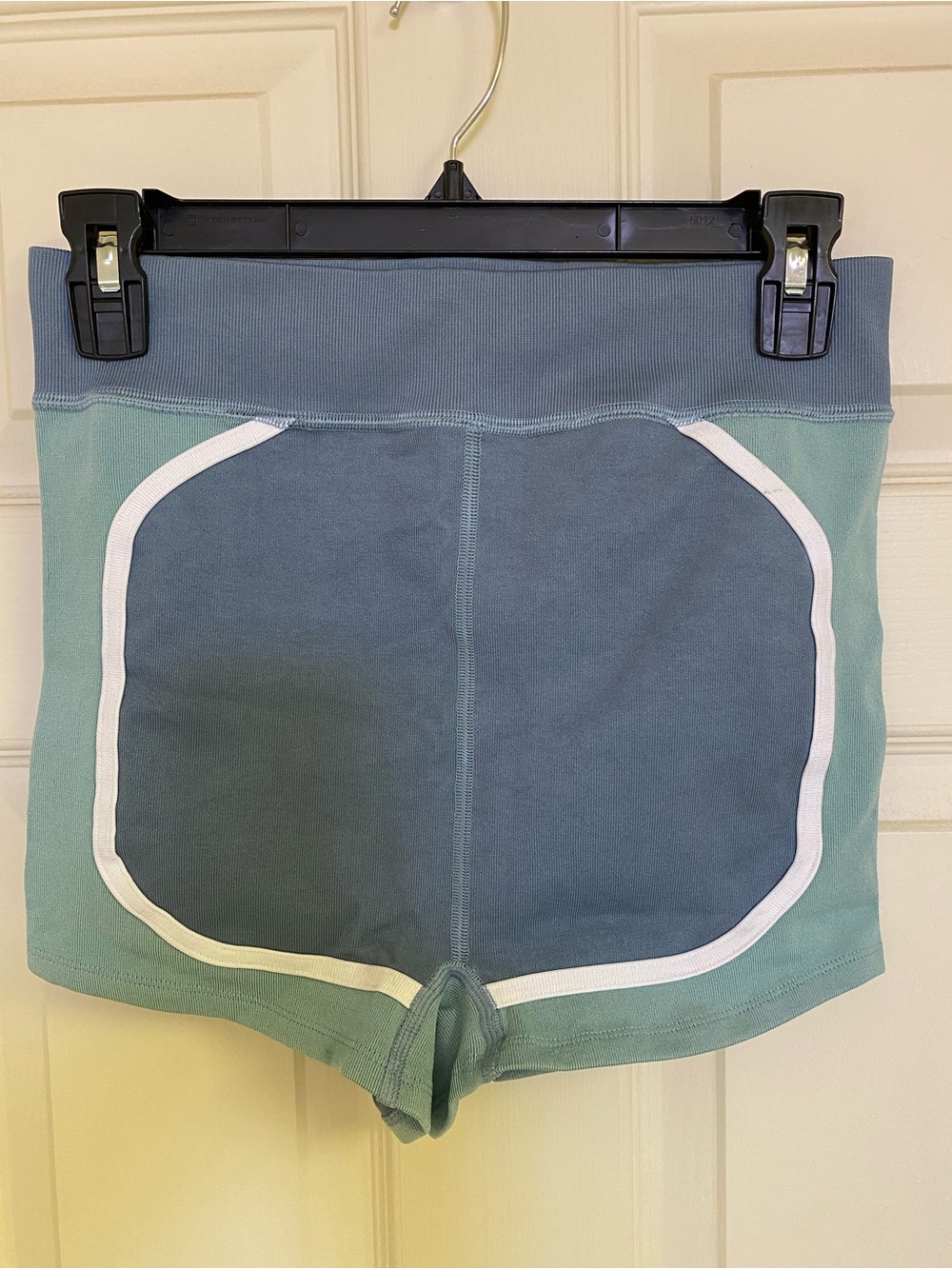 Free People Movement Good Karma colorblock shorts M/L